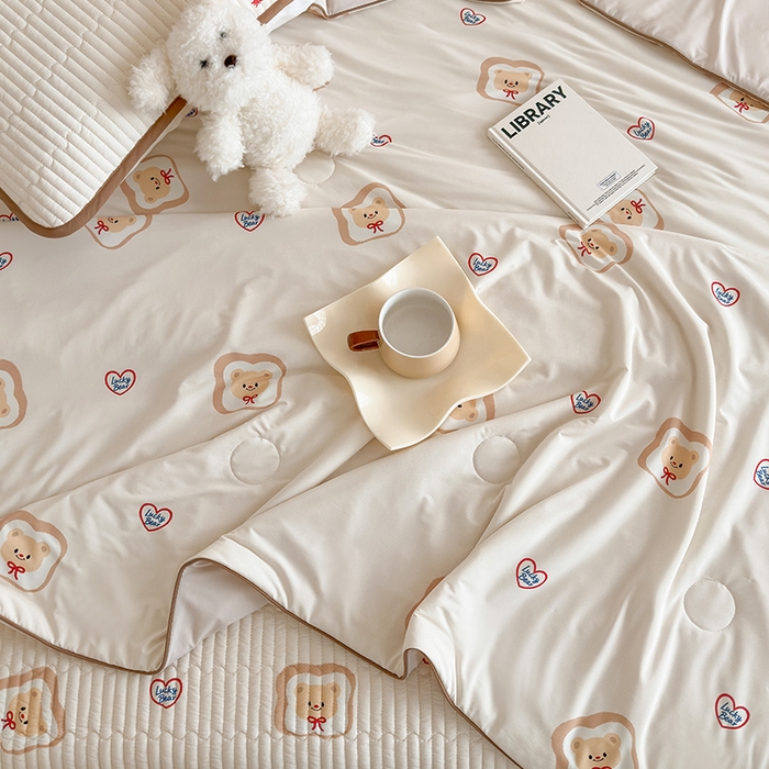 91家纺网 家纺一手货源 找家纺 RYB红黄兰 2025新款INS原创超萌卡通锦氨冰皮夏被夏凉被空调被 面包熊仔