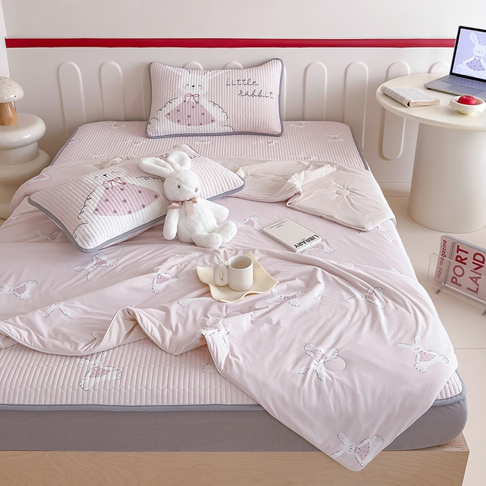 91家纺网 家纺一手货源 找家纺 RYB红黄兰 2025新款INS原创超萌卡通锦氨冰皮夏被夏凉被空调被 甜心小兔