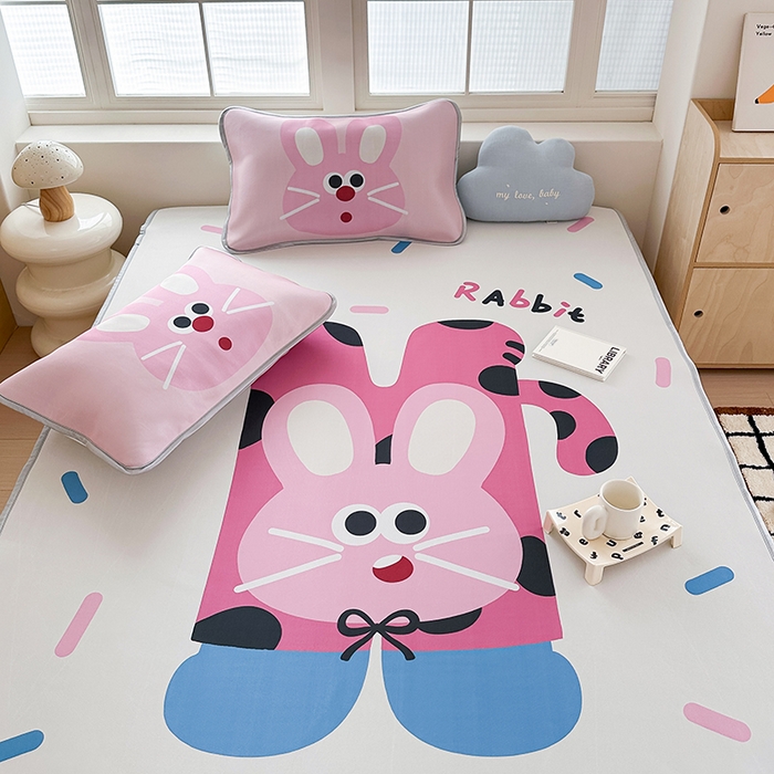 91家纺网 家纺一手货源 找家纺 RYB红黄兰 2025新款INS原创超萌卡通大版碳光冰丝凉席三明治空调席三件套席子 粉兔兔