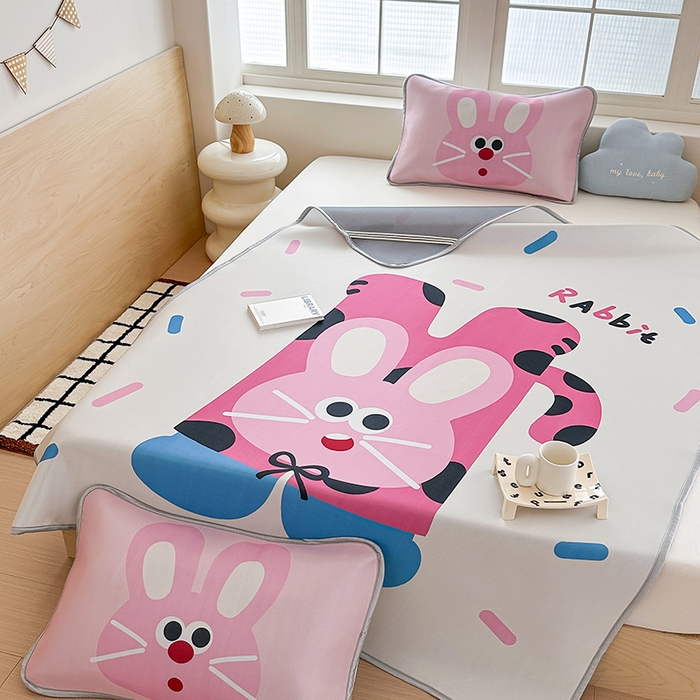 91家纺网 家纺一手货源 找家纺 RYB红黄兰 2025新款INS原创超萌卡通大版碳光冰丝凉席三明治空调席三件套席子 粉兔兔