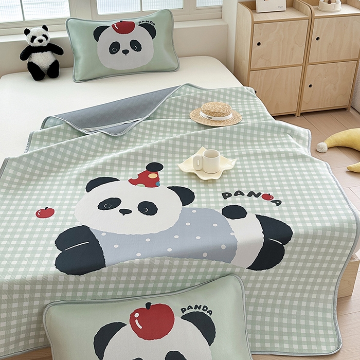 91家纺网 家纺一手货源 找家纺 RYB红黄兰 2025新款INS原创超萌卡通大版碳光冰丝凉席三明治空调席三件套席子 绿格熊猫