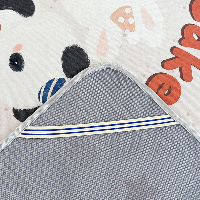 91家纺网 家纺一手货源 找家纺 RYB红黄兰 2025新款INS原创超萌卡通大版碳光冰丝凉席三明治空调席三件套席子 甜品屋