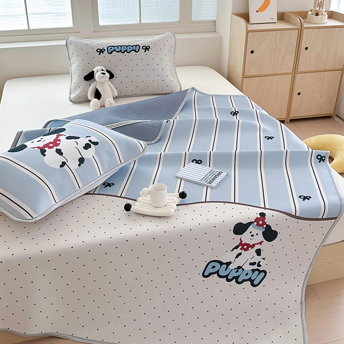 91家纺网 家纺一手货源 找家纺 RYB红黄兰 2025新款INS原创超萌卡通大版碳光冰丝凉席三明治空调席三件套席子 蝴蝶结小狗