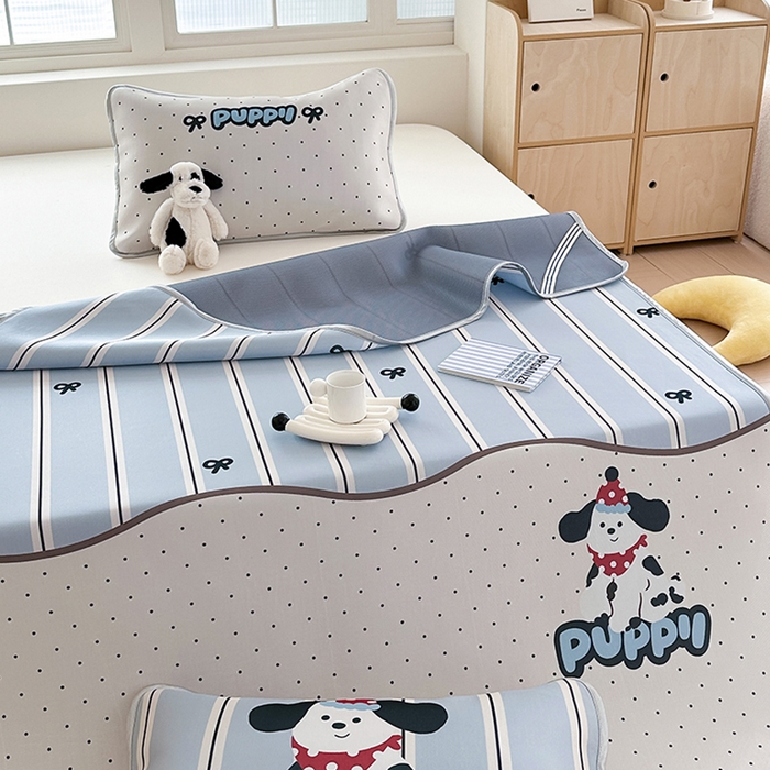 91家纺网 家纺一手货源 找家纺 RYB红黄兰 2025新款INS原创超萌卡通大版碳光冰丝凉席三明治空调席三件套席子 蝴蝶结小狗