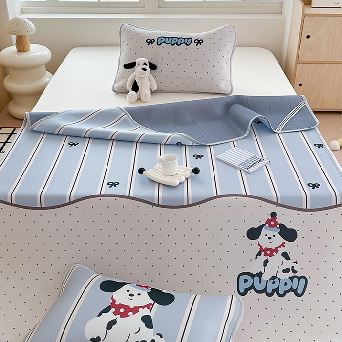 91家纺网 家纺一手货源 找家纺 RYB红黄兰 2025新款INS原创超萌卡通大版碳光冰丝凉席三明治空调席三件套席子 蝴蝶结小狗