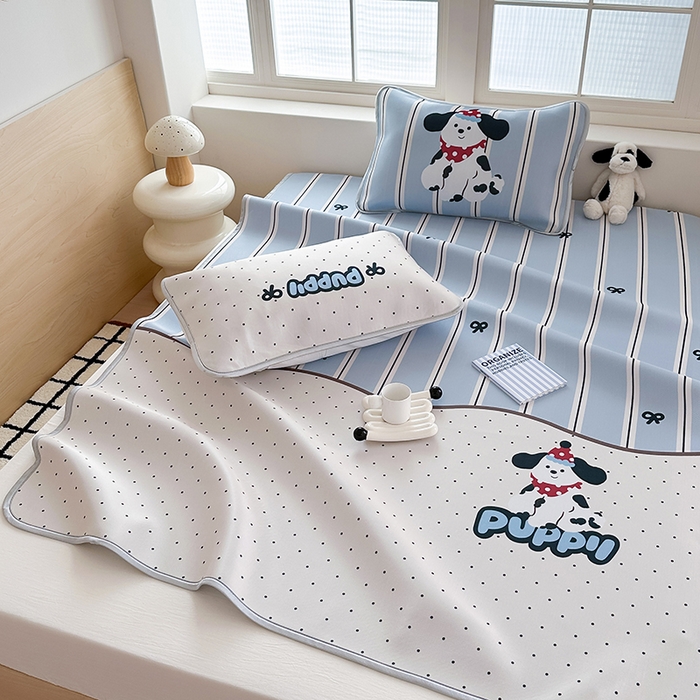 91家纺网 家纺一手货源 找家纺 RYB红黄兰 2025新款INS原创超萌卡通大版碳光冰丝凉席三明治空调席三件套席子 蝴蝶结小狗