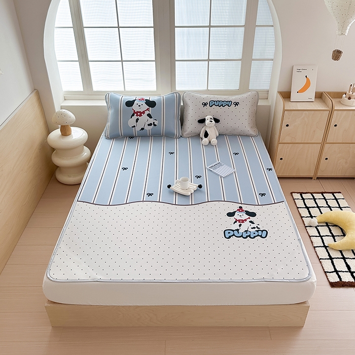 91家纺网 家纺一手货源 找家纺 RYB红黄兰 2025新款INS原创超萌卡通大版碳光冰丝凉席三明治空调席三件套席子 蝴蝶结小狗