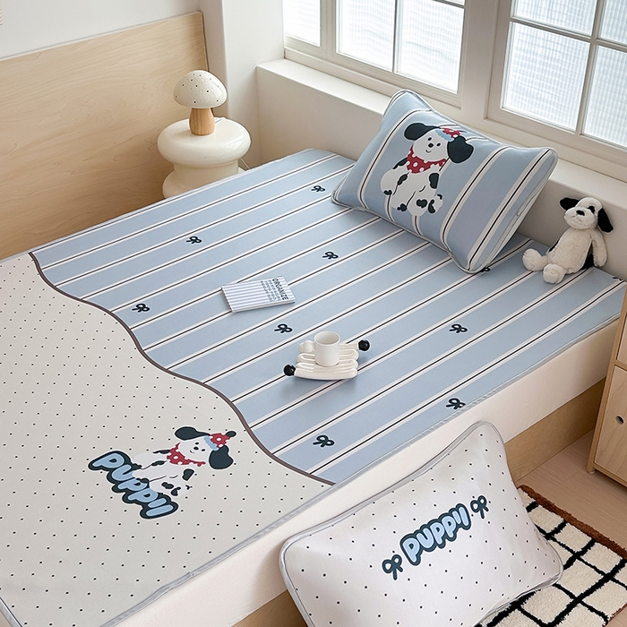 91家纺网 家纺一手货源 找家纺 RYB红黄兰 2025新款INS原创超萌卡通大版碳光冰丝凉席三明治空调席三件套席子 蝴蝶结小狗