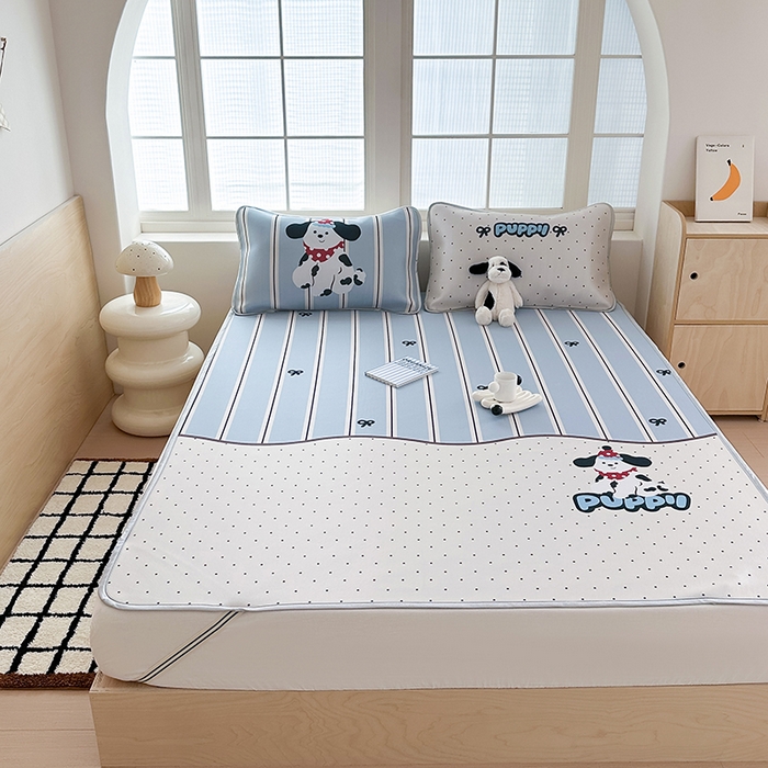 91家纺网 家纺一手货源 找家纺 RYB红黄兰 2025新款INS原创超萌卡通大版碳光冰丝凉席三明治空调席三件套席子 蝴蝶结小狗