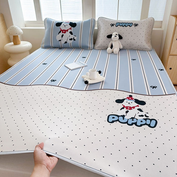 91家纺网 家纺一手货源 找家纺 RYB红黄兰 2025新款INS原创超萌卡通大版碳光冰丝凉席三明治空调席三件套席子 蝴蝶结小狗