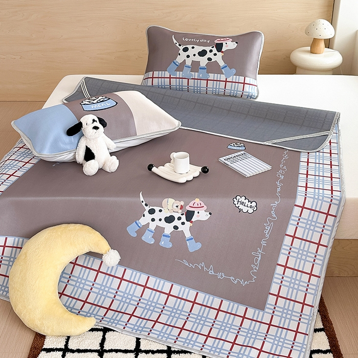 91家纺网 家纺一手货源 找家纺 RYB红黄兰 2025新款INS原创超萌卡通大版碳光冰丝凉席三明治空调席三件套席子 美式斑点狗