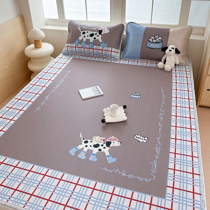 91家纺网 家纺一手货源 找家纺 RYB红黄兰 2025新款INS原创超萌卡通大版碳光冰丝凉席三明治空调席三件套席子 美式斑点狗