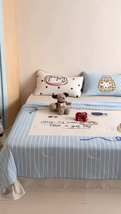 91家纺网 家纺一手货源 找家纺 RYB红黄兰 A类2025新款INS原创大版卡通锦氨冰皮夏被夏凉被空调被 狗狗日记