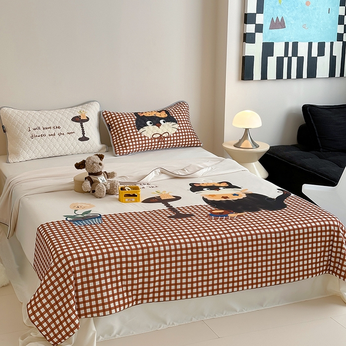 91家纺网 家纺一手货源 找家纺 RYB红黄兰 A类2025新款INS原创大版卡通锦氨冰皮夏被夏凉被空调被 红格猫咪