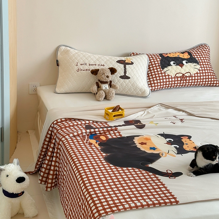 91家纺网 家纺一手货源 找家纺 RYB红黄兰 A类2025新款INS原创大版卡通锦氨冰皮夏被夏凉被空调被 红格猫咪