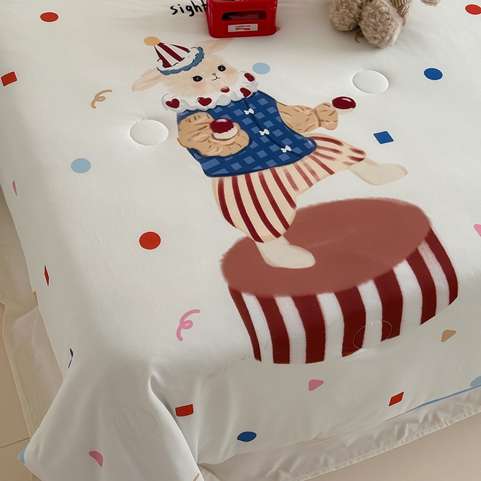 91家纺网 家纺一手货源 找家纺 RYB红黄兰 A类2025新款INS原创大版卡通锦氨冰皮夏被夏凉被空调被 马戏团小兔