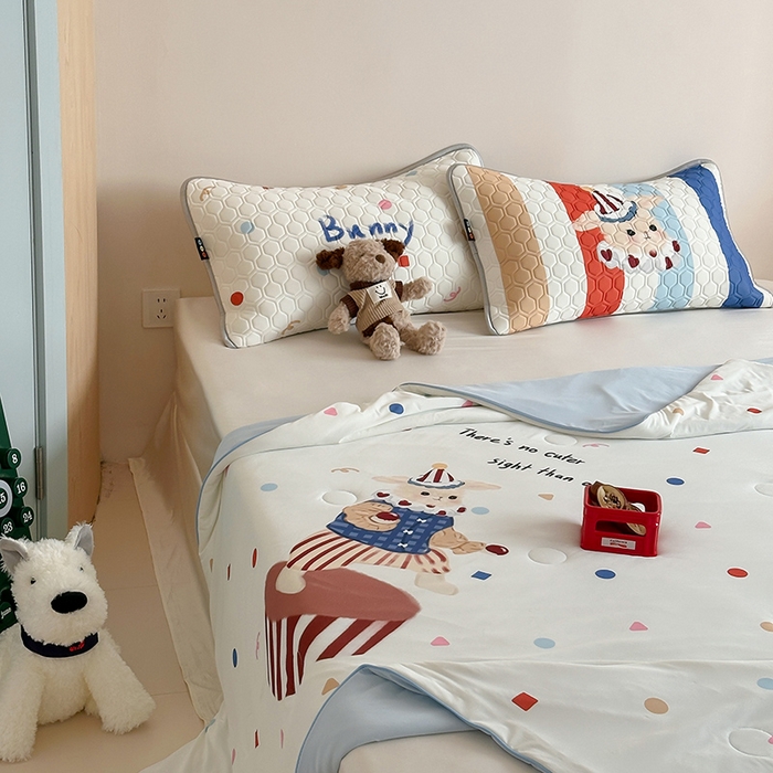 91家纺网 家纺一手货源 找家纺 RYB红黄兰 A类2025新款INS原创大版卡通锦氨冰皮夏被夏凉被空调被 马戏团小兔