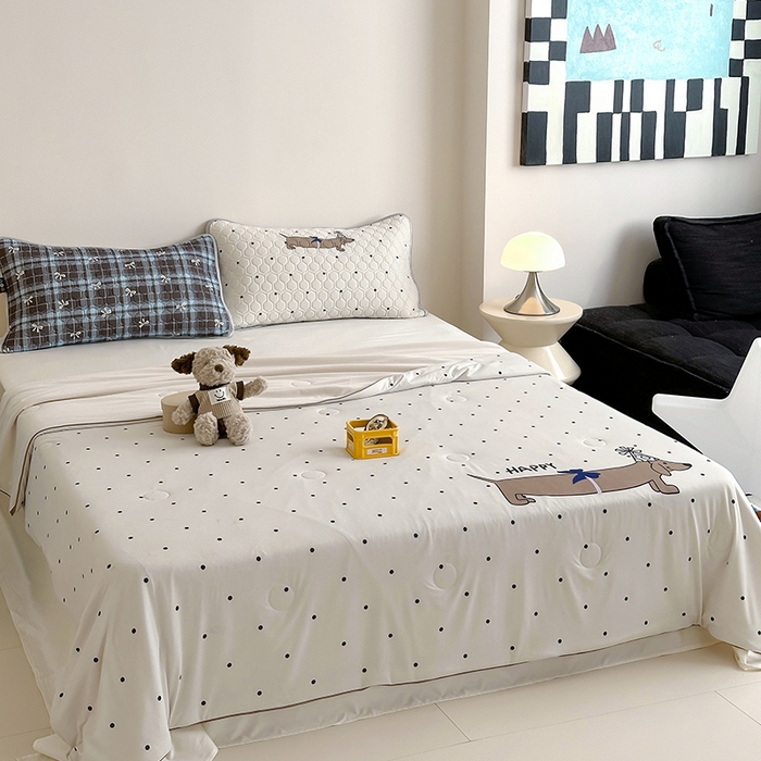 91家纺网 家纺一手货源 找家纺 RYB红黄兰 A类2025新款INS原创大版卡通锦氨冰皮夏被夏凉被空调被 美式腊肠狗