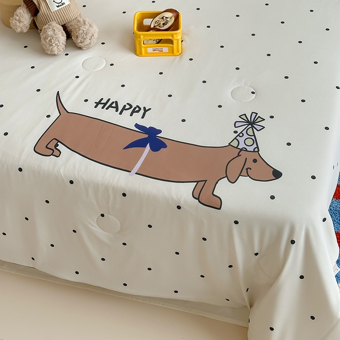 91家纺网 家纺一手货源 找家纺 RYB红黄兰 A类2025新款INS原创大版卡通锦氨冰皮夏被夏凉被空调被 美式腊肠狗