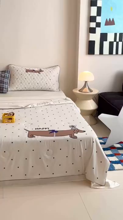 91家纺网 家纺一手货源 找家纺 RYB红黄兰 A类2025新款INS原创大版卡通锦氨冰皮夏被夏凉被空调被 美式腊肠狗