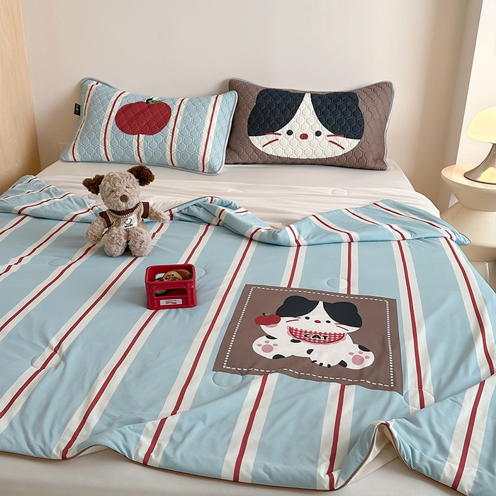 91家纺网 家纺一手货源 找家纺 RYB红黄兰 A类2025新款INS原创大版卡通锦氨冰皮夏被夏凉被空调被 苹果小黑猫