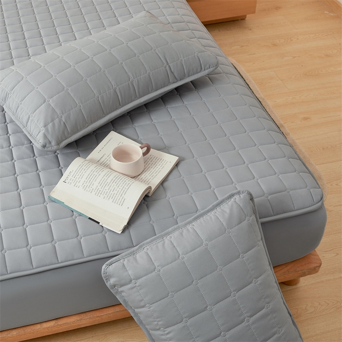 91家纺网 家纺一手货源 找家纺 魅图家纺 2025新款A类原棉防水夹棉床笠 云灰