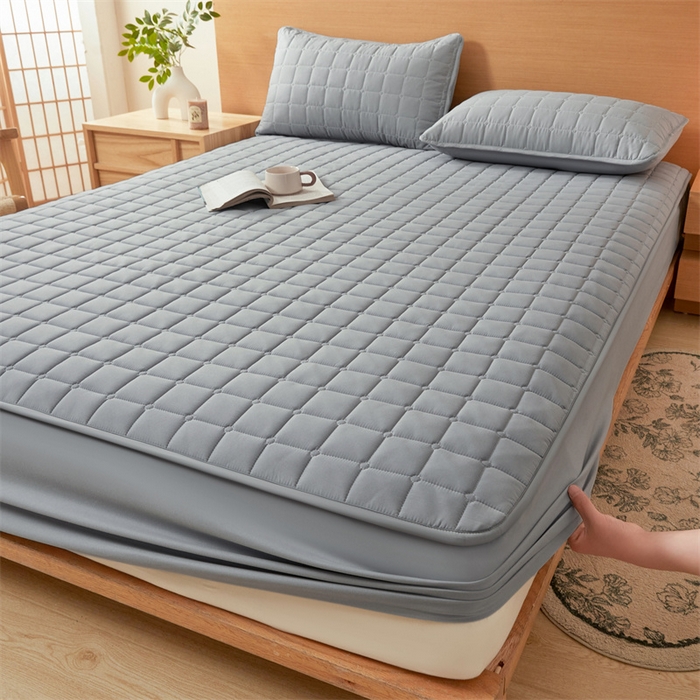 91家纺网 家纺一手货源 找家纺 魅图家纺 2025新款A类原棉防水夹棉床笠 云灰