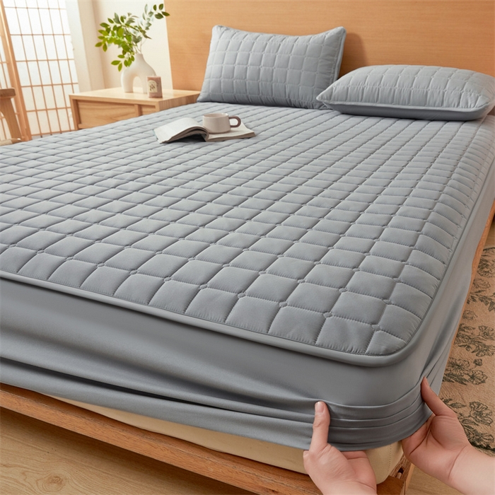 91家纺网 家纺一手货源 找家纺 魅图家纺 2025新款A类原棉防水夹棉床笠 云灰