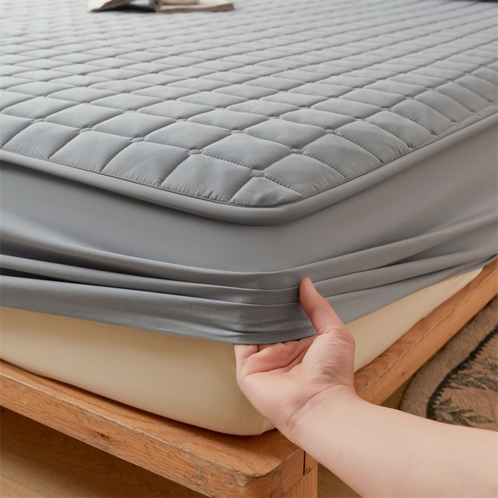 91家纺网 家纺一手货源 找家纺 魅图家纺 2025新款A类原棉防水夹棉床笠 云灰