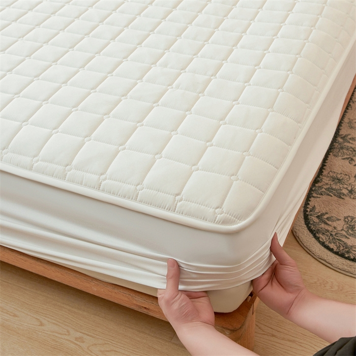 91家纺网 家纺一手货源 找家纺 魅图家纺 2025新款A类原棉防水夹棉床笠 云白