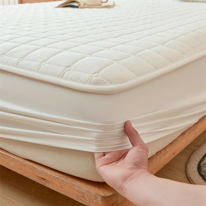 91家纺网 家纺一手货源 找家纺 魅图家纺 2025新款A类原棉防水夹棉床笠 云白