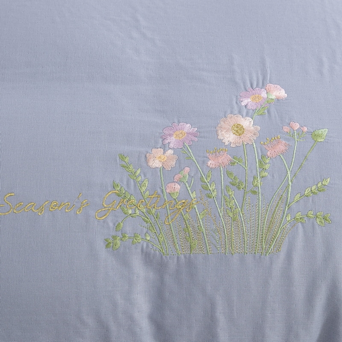 91家纺网 家纺一手货源 找家纺 鲁爱家纺供货 2025新款全棉双层纱绣花四件套 初语-雾霾蓝