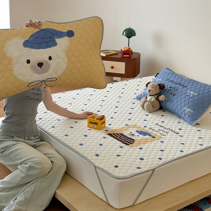 91家纺网 家纺一手货源 找家纺 RYB红黄兰 2025ins原创新款设计师款大版凉感水洗乳胶凉席三件套 波点熊仔