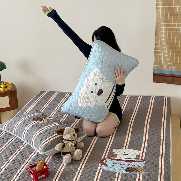 91家纺网 家纺一手货源 找家纺 RYB红黄兰 2025ins原创新款设计师款大版凉感水洗乳胶凉席三件套 咖啡西高地