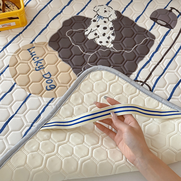 91家纺网 家纺一手货源 找家纺 RYB红黄兰 2025ins原创新款设计师款大版凉感水洗乳胶凉席三件套 沙发小狗