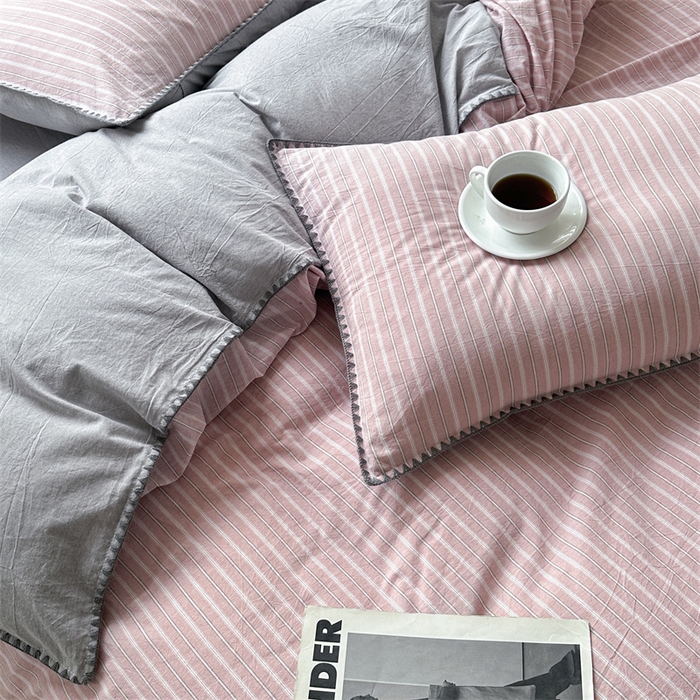 91家纺网 家纺一手货源 找家纺 晚依家纺 2025新款A类全棉色织水洗棉被套单件格子条纹四件套学生宿舍被罩三件套定制定做 乐事-粉灰