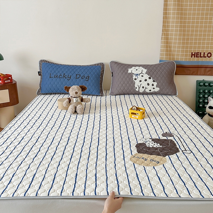 91家纺网 家纺一手货源 找家纺 RYB红黄兰 2025ins原创新款设计师款大版凉感水洗乳胶凉席三件套 沙发小狗