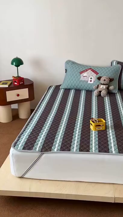 91家纺网 家纺一手货源 找家纺 RYB红黄兰 2025ins原创新款设计师款大版凉感水洗乳胶凉席三件套 泰迪小窝