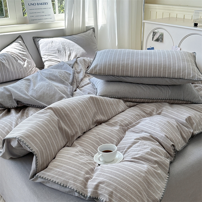 91家纺网 家纺一手货源 找家纺 晚依家纺 2025新款A类全棉色织水洗棉被套单件格子条纹四件套学生宿舍被罩三件套定制定做 乐事-浅灰
