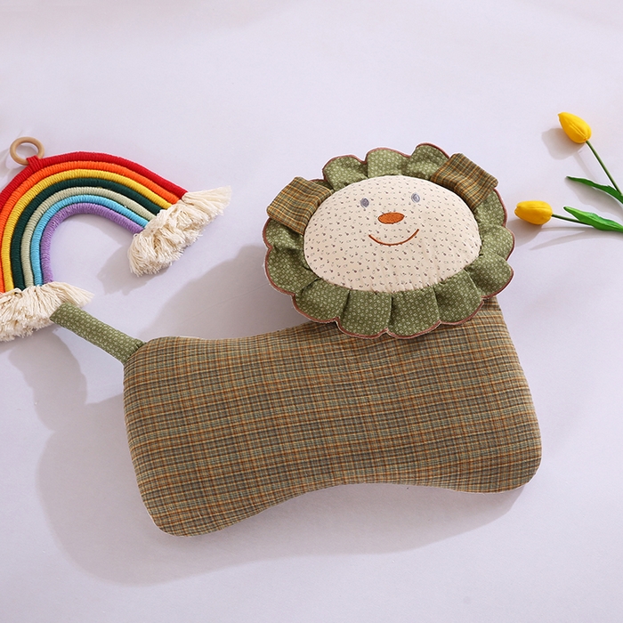 91家纺网 家纺一手货源 找家纺 （总）蔻眠 迷人小狮子-全棉双层纱卡通荞麦枕芯儿童学生成人护颈枕