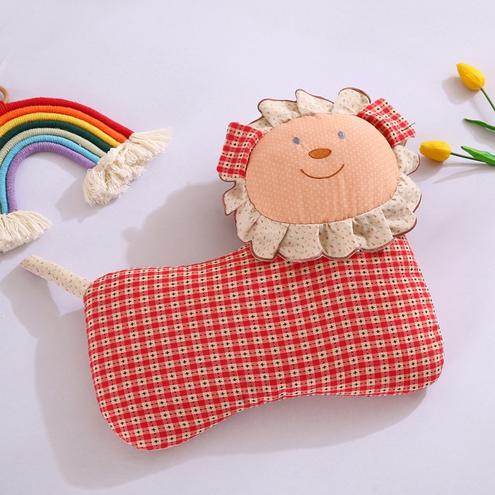 91家纺网 家纺一手货源 找家纺 （总）蔻眠 迷人小狮子-全棉双层纱卡通荞麦枕芯儿童学生成人护颈枕