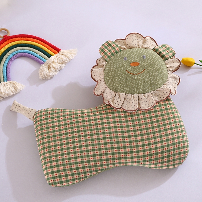 91家纺网 家纺一手货源 找家纺 （总）蔻眠 迷人小狮子-全棉双层纱卡通荞麦枕芯儿童学生成人护颈枕