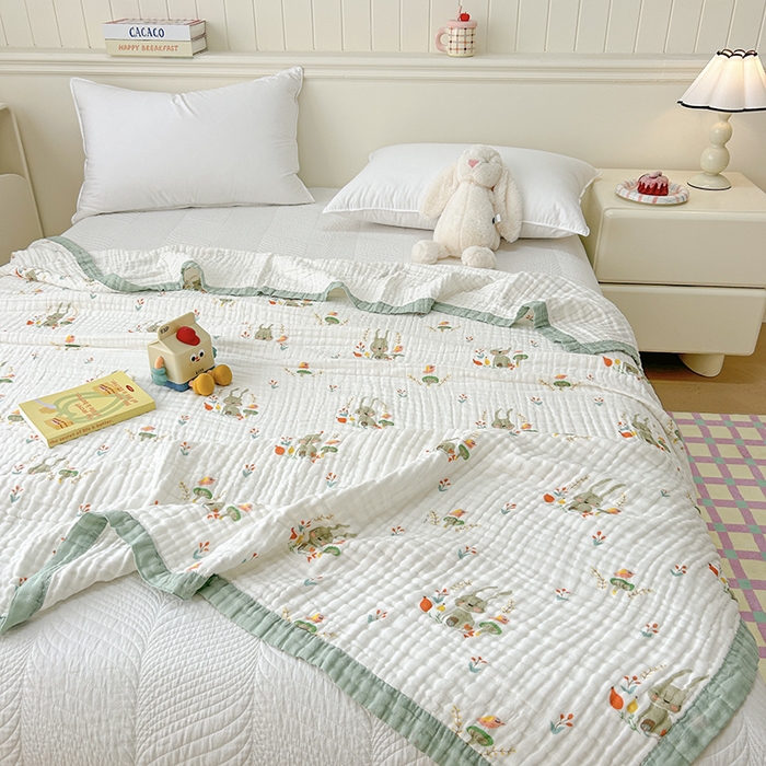 91家纺网 家纺一手货源 找家纺 萌飞 2025新款全棉纯棉六层纱布泡泡纱布毛巾被夏凉被空调被 绿野兔踪