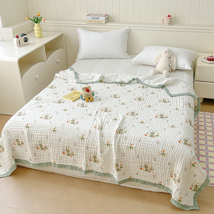 91家纺网 家纺一手货源 找家纺 萌飞 2025新款全棉纯棉六层纱布泡泡纱布毛巾被夏凉被空调被 绿野兔踪