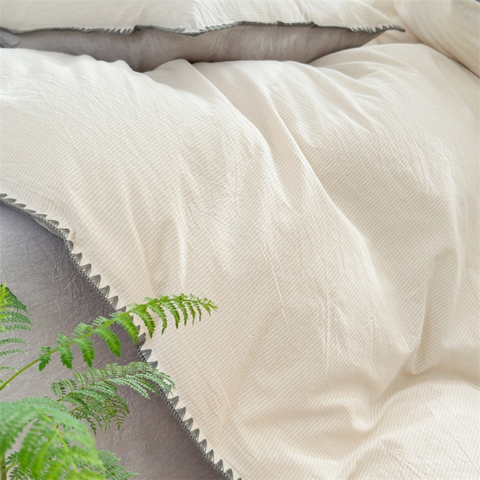 91家纺网 家纺一手货源 找家纺 晚依家纺 2025新款A类全棉色织水洗棉被套单件格子条纹四件套学生宿舍被罩三件套定制定做 时光-米灰