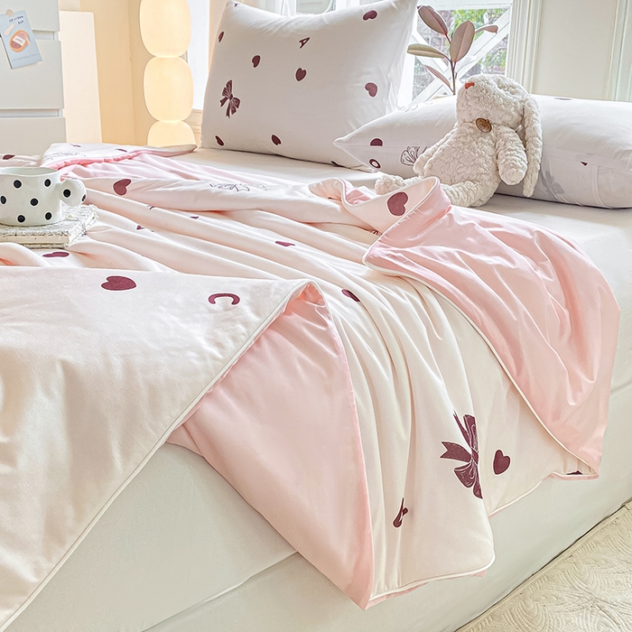 91家纺网 家纺一手货源 找家纺 萌飞 2025新款冷暖双感夏被夏凉被空调被 爱心蝴蝶结