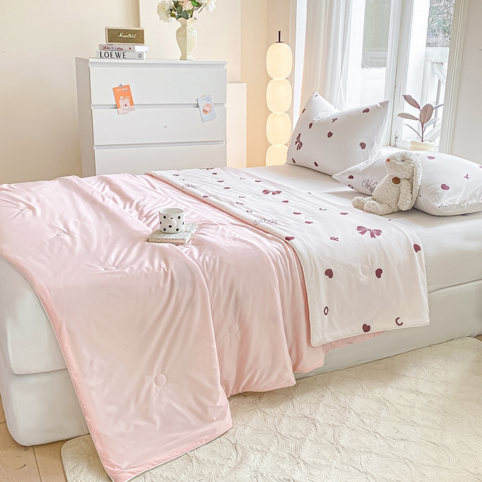 91家纺网 家纺一手货源 找家纺 萌飞 2025新款冷暖双感夏被夏凉被空调被 爱心蝴蝶结