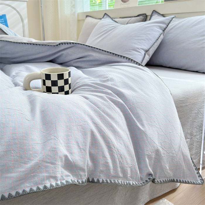 91家纺网 家纺一手货源 找家纺 晚依家纺 2025新款A类全棉色织水洗棉被套单件格子条纹四件套学生宿舍被罩三件套定制定做 星语-浅灰