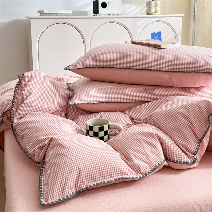 91家纺网 家纺一手货源 找家纺 晚依家纺 2025新款A类全棉色织水洗棉被套单件格子条纹四件套学生宿舍被罩三件套定制定做 遇见-蜜粉