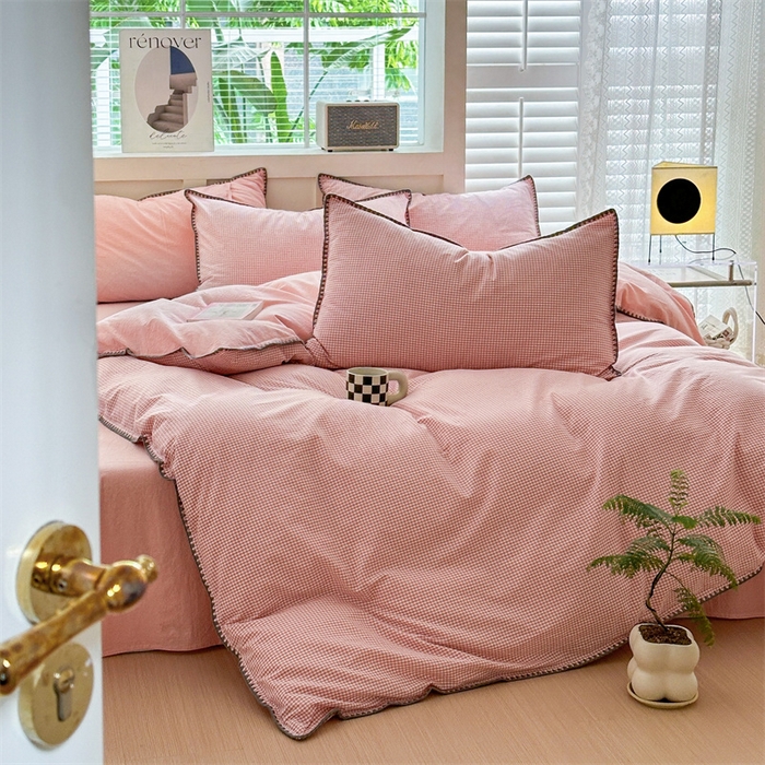 91家纺网 家纺一手货源 找家纺 晚依家纺 2025新款A类全棉色织水洗棉被套单件格子条纹四件套学生宿舍被罩三件套定制定做 遇见-蜜粉